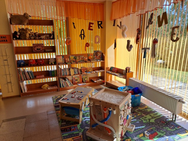 Kursīšu bibliotēka